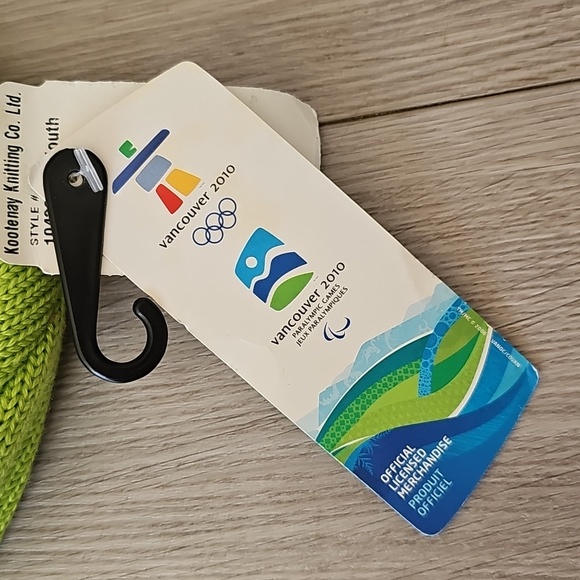 NWT 2010 Canada Olympics Kootenay Knitting Sumi Mascot Beanie, Youth Size - Picture 3 of 10